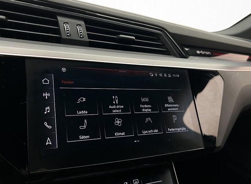 Audi Q8 e-tron 55 Q 360k Matrix Vzduch Pano - fotka 21 z 35