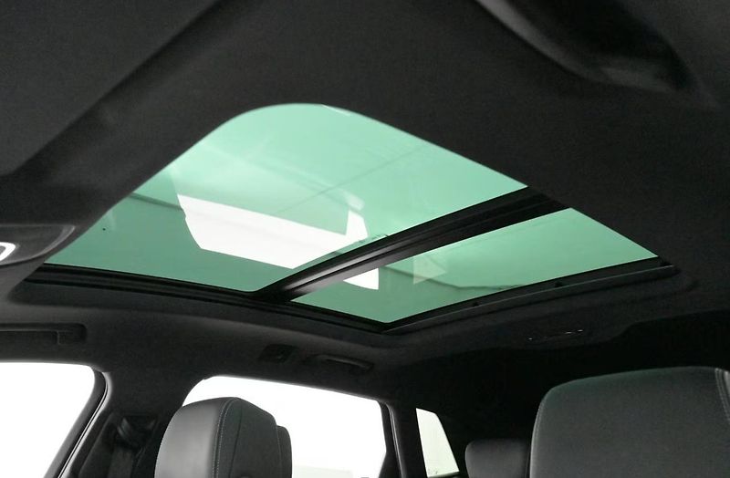 Audi Q8 e-tron 55 Q S-Line SoH 94% 360k Pano  - fotka 21 z 24