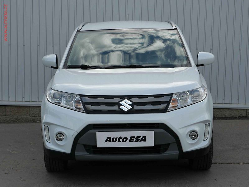 Suzuki Vitara (2017) 1.6 VVT, Comfort, kamera, - fotka 2 z 23