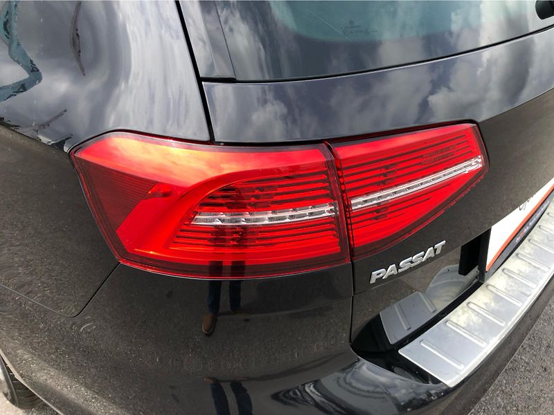 Volkswagen Passat 2.0 TDI DSG6° - fotka 26 z 29