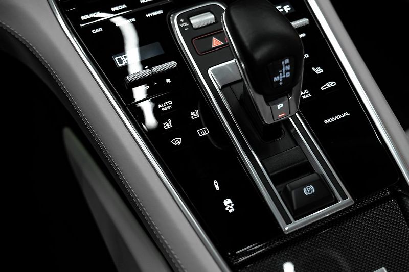 Porsche Panamera Turbo S E-hybrid - fotka 10 z 23