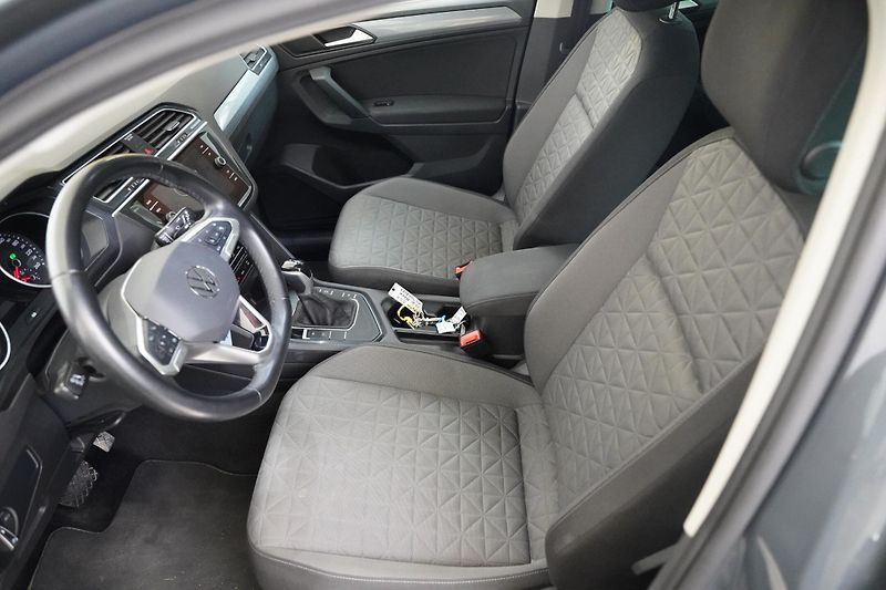 Volkswagen Tiguan - fotka 5 z 6