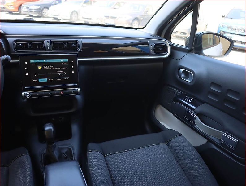 Citroën C3 (2018) 1.2 VTi, Tempomat - fotka 8 z 20