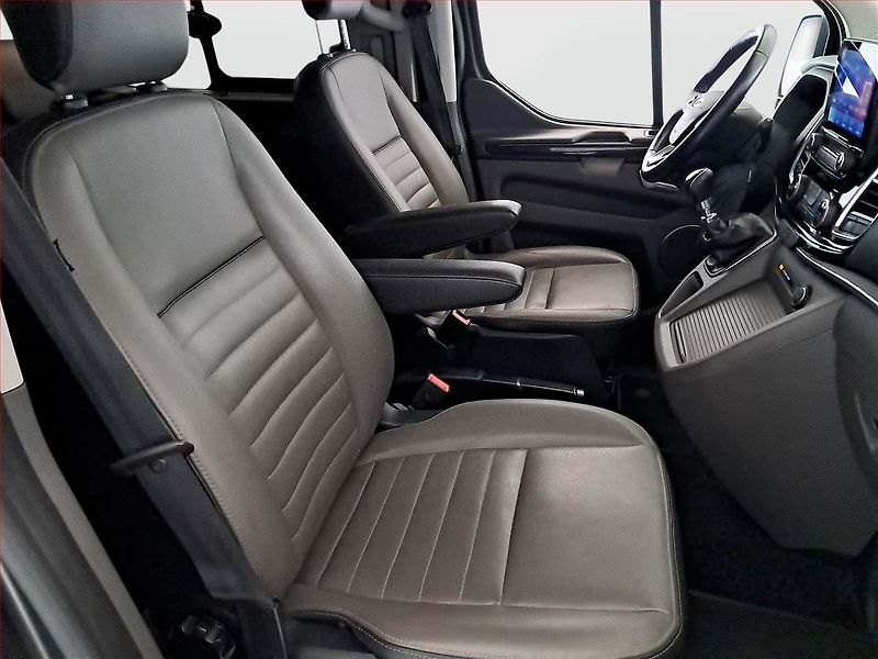 Ford Tourneo Custom (2021) Titanium 2.0 EcoBlue mHEV, ČR - fotka 9 z 21