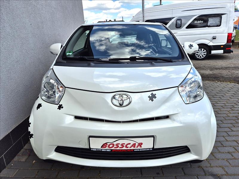 Toyota iQ 1,0 i 50Kw Klima Webasto ALU - fotka 10 z 26