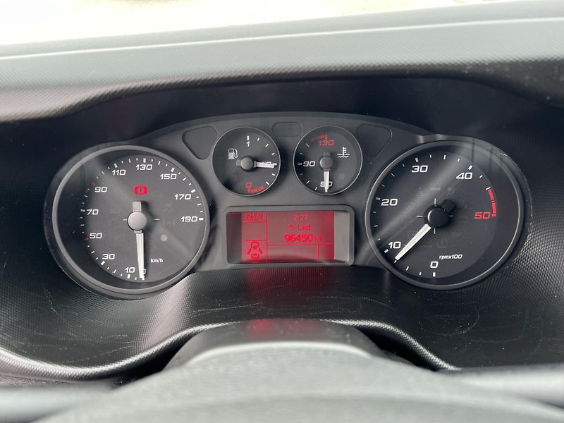 Iveco Daily (2018) 2.3Hpt*115Kw*Skříň*EL.čelo* - fotka 12 z 22