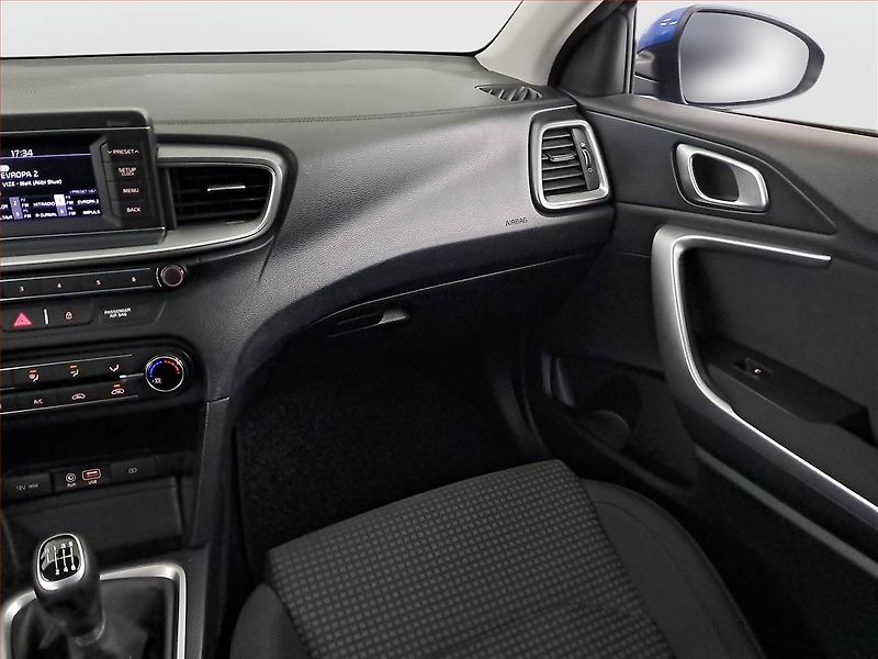 Kia Ceed (2019) 1.4 CVVT, Serv.kniha, Tempomat - fotka 8 z 16