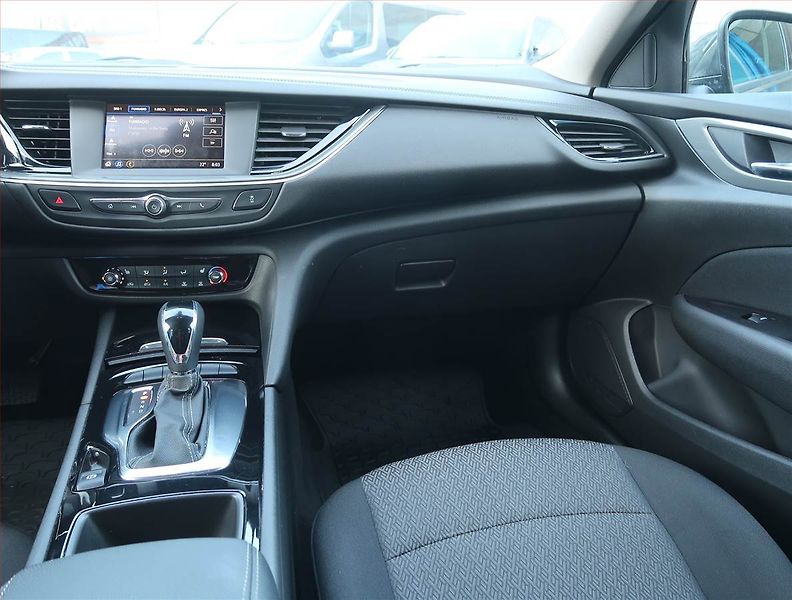 Opel Insignia (2019) 2.0 CDTI, Automat, Serv.kniha - fotka 8 z 17