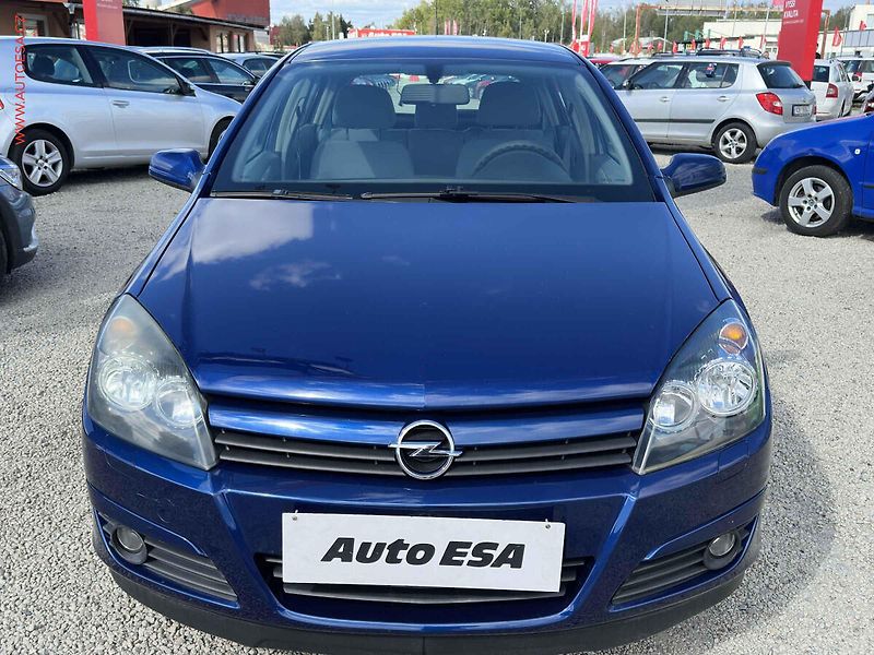 Opel Astra (2004) 1.4i, AC, tažné - fotka 2 z 17