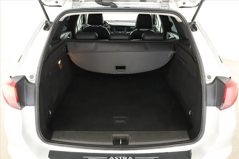 Opel Astra (2022) 1.5 CDTI, Tempomat - fotka 17 z 18