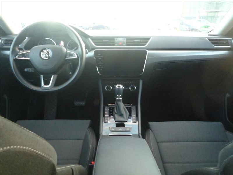 Škoda Superb 2,0 TDi 110kW,DSG,Nav,ACC,Výhř - fotka 9 z 38