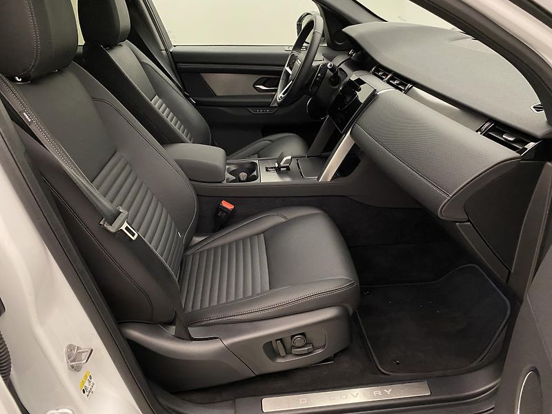 Land Rover Discovery Sport D200 DYNAMIC SE REZERVACE - fotka 22 z 53