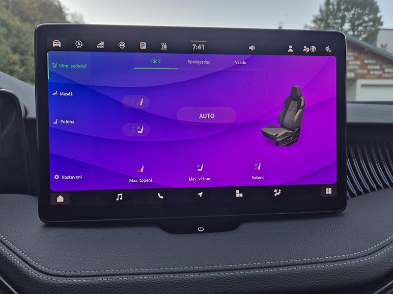 Škoda Superb ZAMLUVENO ! 110kw DSG L&K 18A - fotka 28 z 52