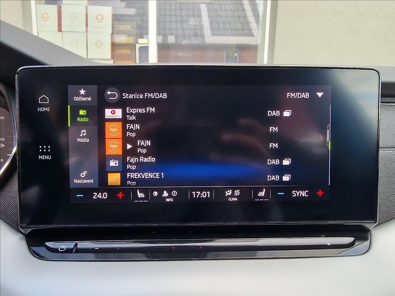 Škoda Octavia 2.0TDI DSG Style,ČR,1.Majitel - fotka 26 z 50