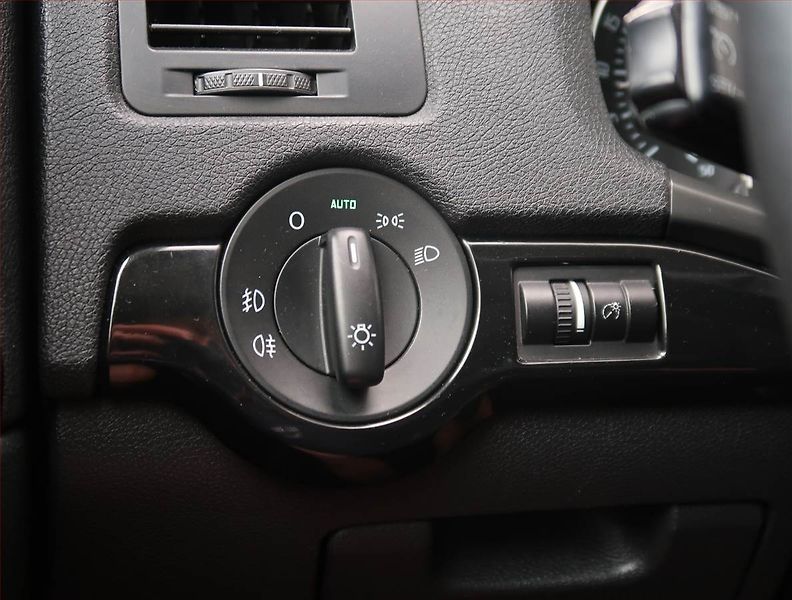 Škoda Octavia (2009) Laurin&Klement 2.0 TDI - fotka 19 z 26