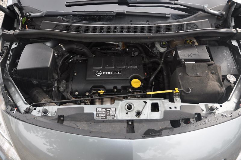 Opel Meriva 1.4i 16V 74kW - fotka 8 z 14