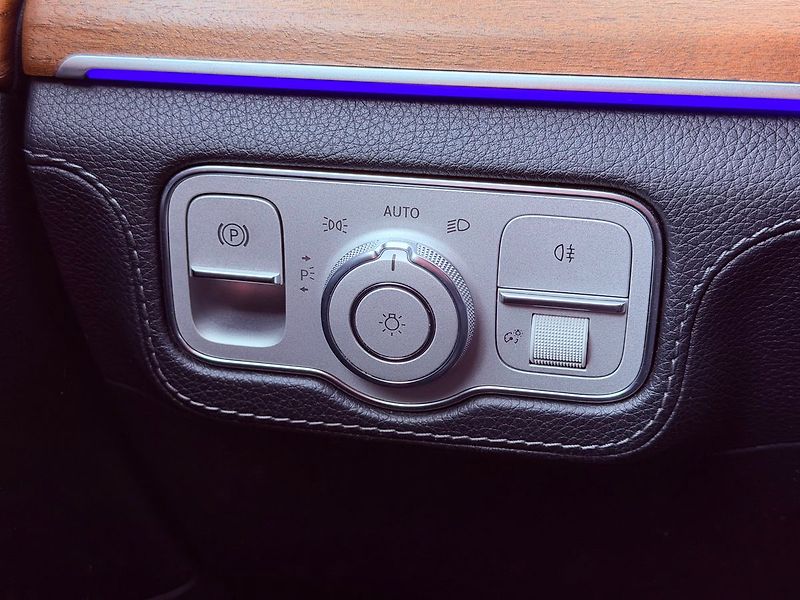 Mercedes-Benz GLE 400d 4MATIC, ČR, AIRMATIC, Mas - fotka 31 z 34