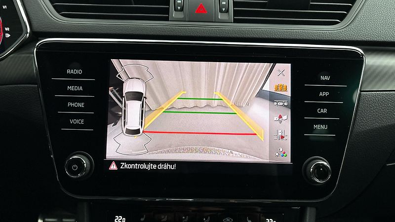 Škoda Superb 2.0 TDI DSG 4x4 Sportline Comb - fotka 12 z 29