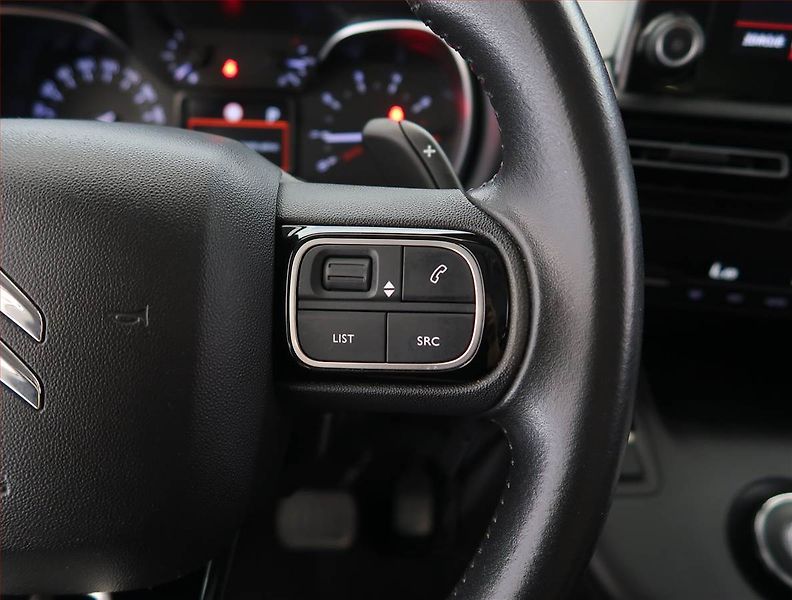 Citroën Berlingo (2020) Feel 1.2 PureTech, 7Míst, 1Maj - fotka 21 z 25
