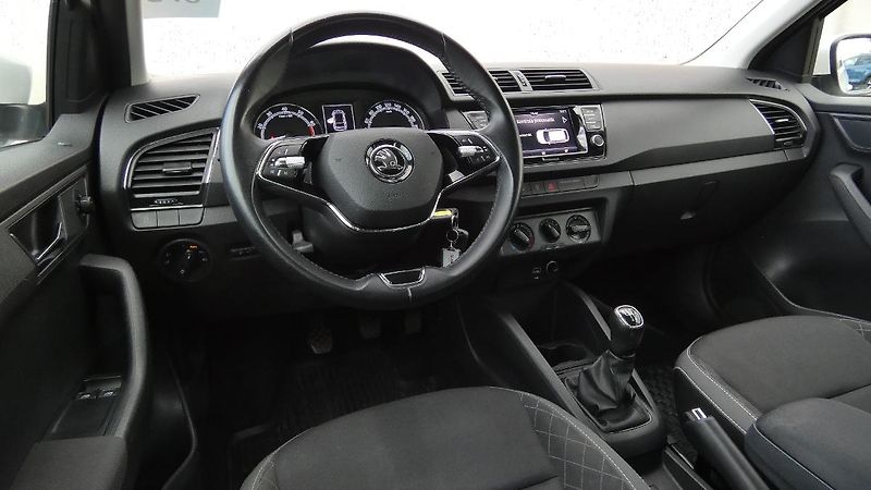 Škoda Fabia Combi 1,0 TSI Ambition Tour - fotka 5 z 22