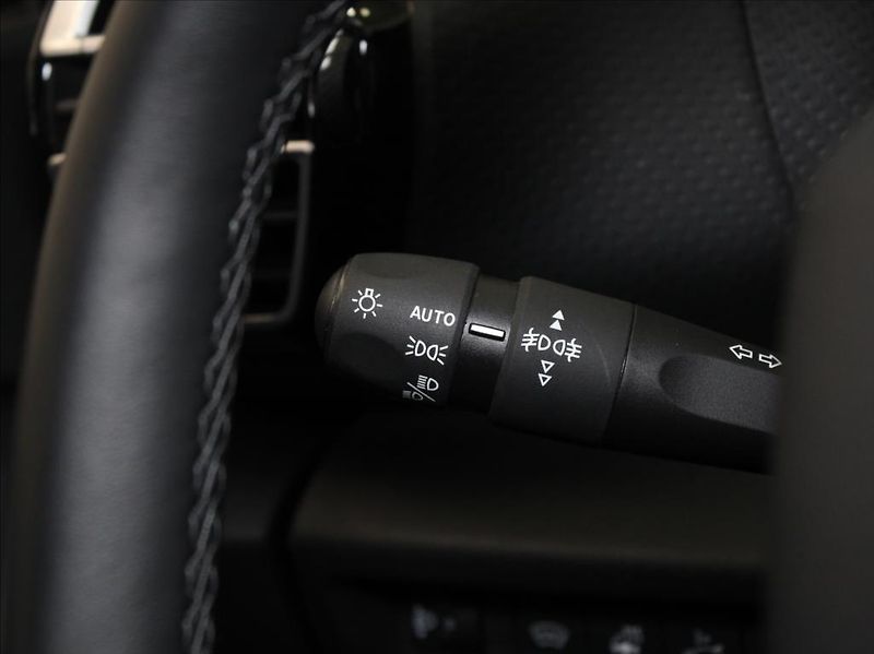 Citroën ë-C4 0,0 50kWH Shine PACK 13 900km! - fotka 19 z 23