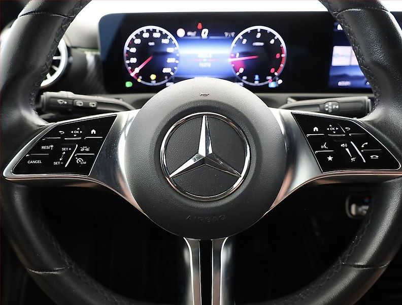 Mercedes-Benz Třídy A (2024) A 200 d - fotka 13 z 23