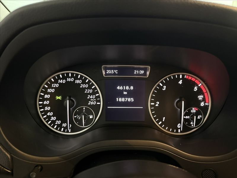 Mercedes-Benz Třídy B 1,8   CDi BI-XEN NAVI VÝHŘEV - fotka 12 z 40