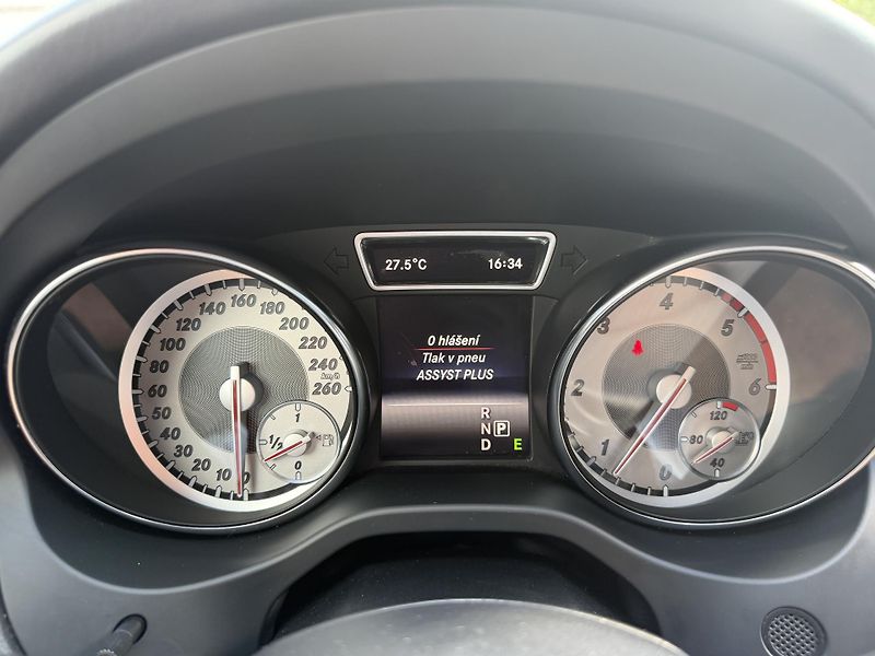 Mercedes-Benz CLA (2015) - fotka 30 z 31