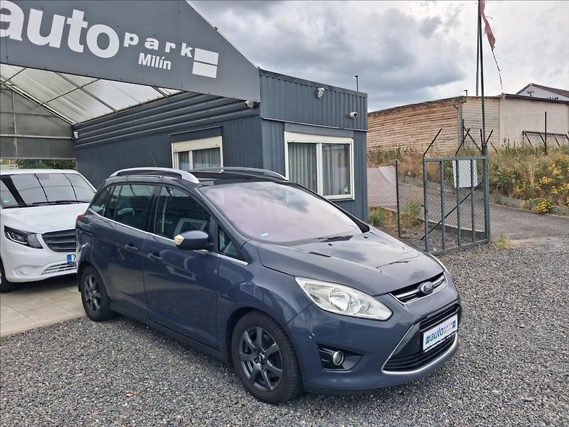 Ford Grand C-MAX 2,0 tinanium, kamera, keyless - fotka 1 z 15