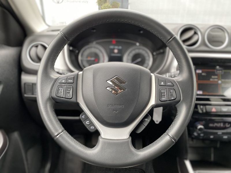 Suzuki Vitara 1.4iJet, Premium, 4x4, DPH - fotka 14 z 31