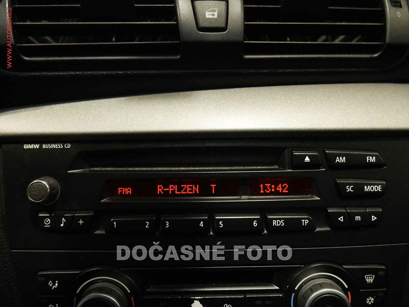 BMW Řada 1 (2010) 116 d, autoAC, STK9/28 - fotka 15 z 18