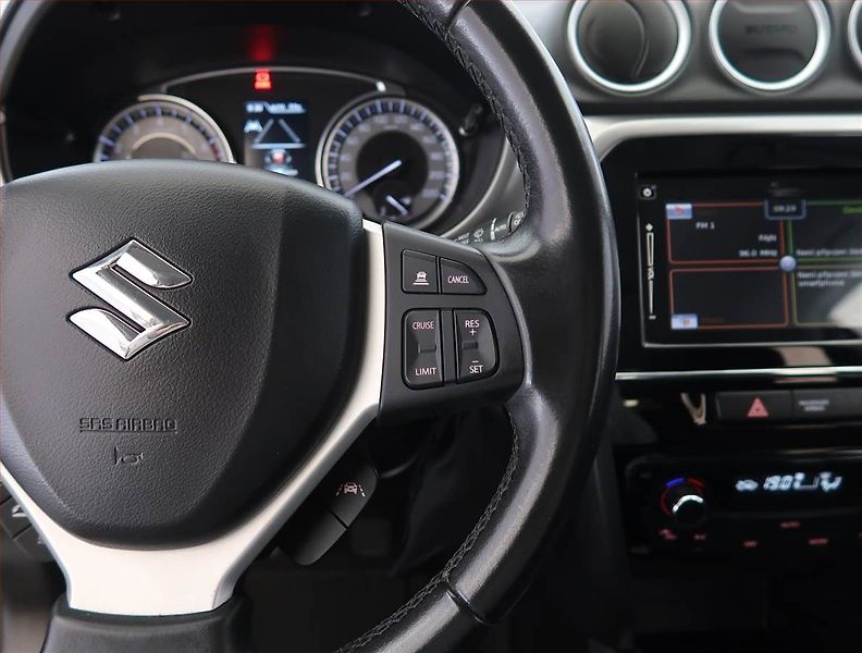 Suzuki Vitara (2021) GL + 1.4 BoosterJet, 4X4 - fotka 18 z 22