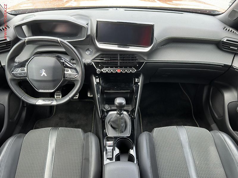 Peugeot 2008 (2021) 1.2PT, 1.maj,ČR, GT Line, LED - fotka 8 z 22