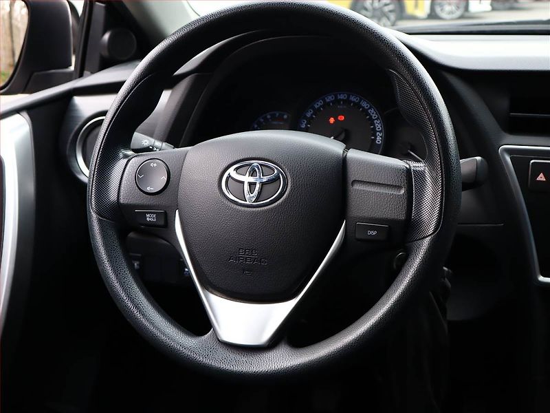 Toyota Auris (2013) 1.6 Valvematic - fotka 12 z 14