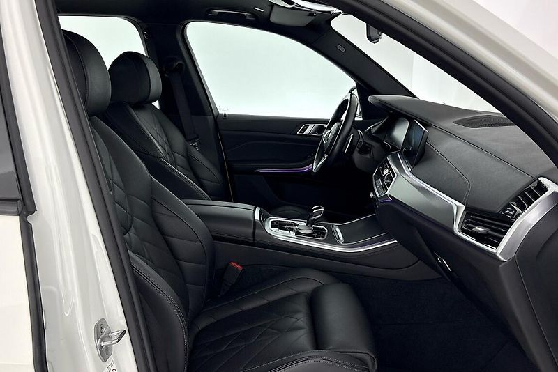 BMW X5 xDrive40i - fotka 20 z 27
