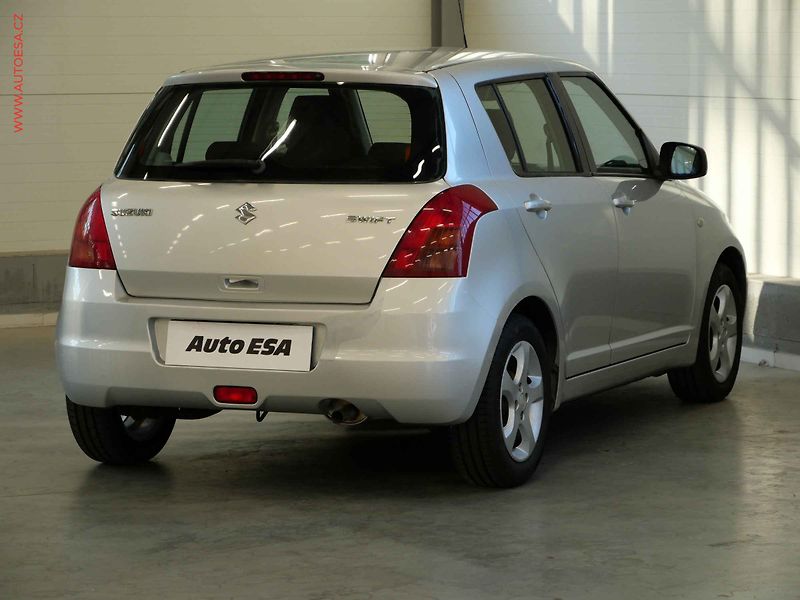 Suzuki Swift (2006) 1.4i, AC, STK5/28 - fotka 4 z 19