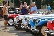 Krása a elegance starých strojů na veteránské vyjížďce plzeňského Veteran Car Clubu v Radobyčicích.
