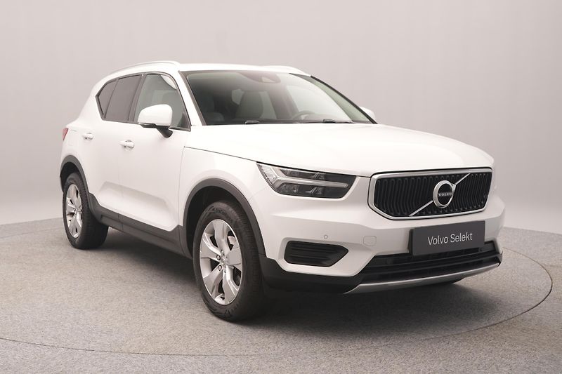 Volvo XC40 T3 MOMENTUM REZERVACE - fotka 12 z 47