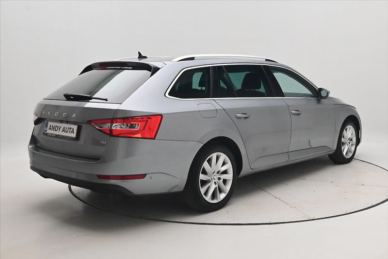 Škoda Superb 1,4 TSI iV 160 kW DSG Style Zá - fotka 5 z 31