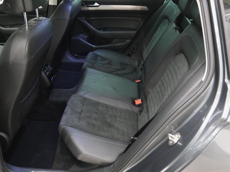 Volkswagen Passat - fotka 21 z 23