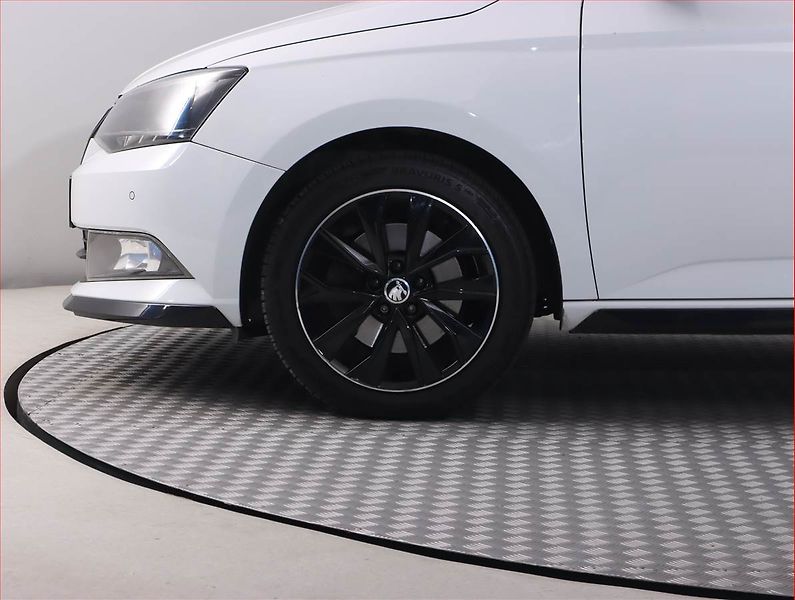 Škoda Fabia (2017) Monte Carlo 1.0 TSI, Navi - fotka 15 z 22