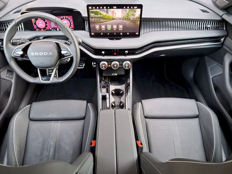 Škoda Superb (2025) Combi iV SportLine DSG 1,5TSi - fotka 5 z 35