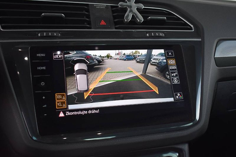 Volkswagen Tiguan (2020) 2.0TDI 140kW 4x4,tažné,Matrix - fotka 22 z 28