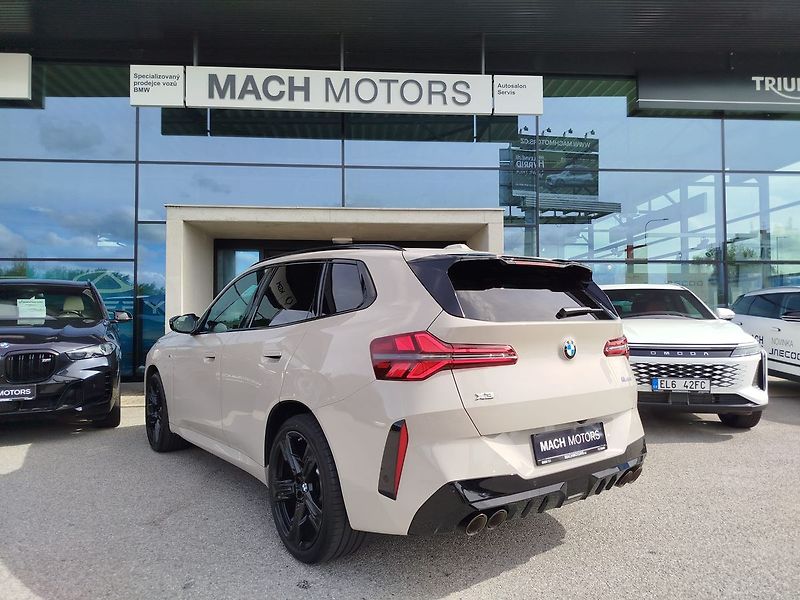 BMW X3 M50 xDrive - fotka 11 z 38