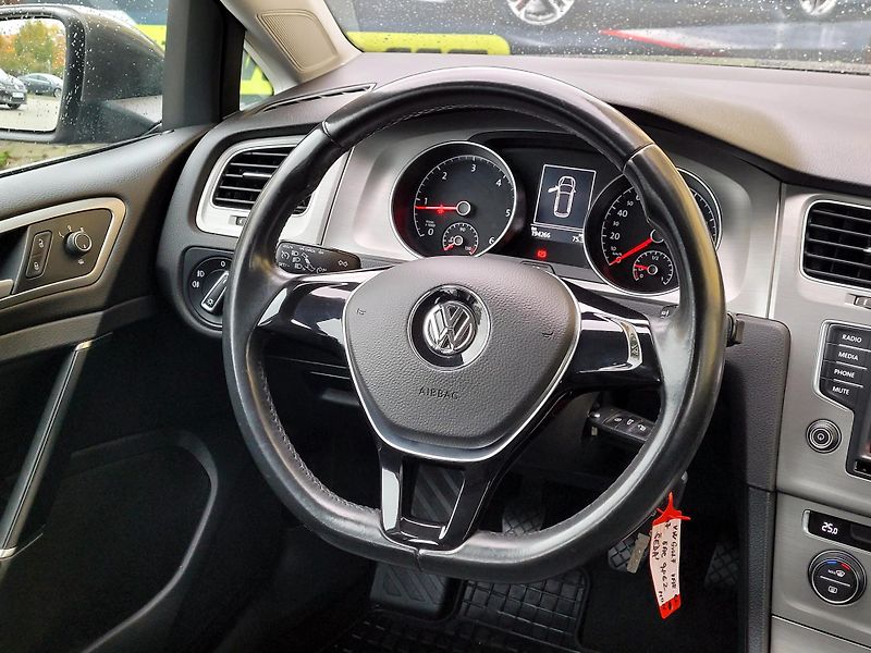 Volkswagen Golf 1,6 TDi CZ*DIGIKLIMA*SERVIS - fotka 27 z 43