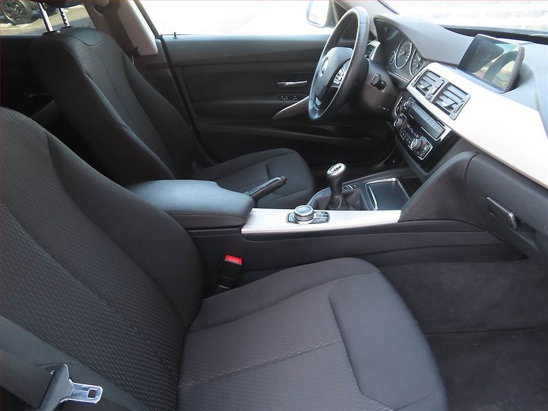 BMW Řada 3 (2019) 318d GT, Serv.kniha, Navi - fotka 9 z 22