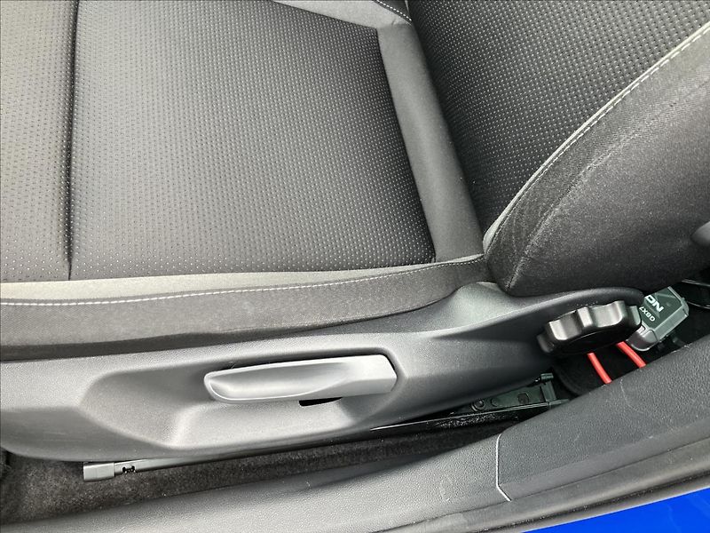 Škoda Octavia 2,0 WEBASTO,TAŽNÉ,MATRIX-BEAM - fotka 11 z 30