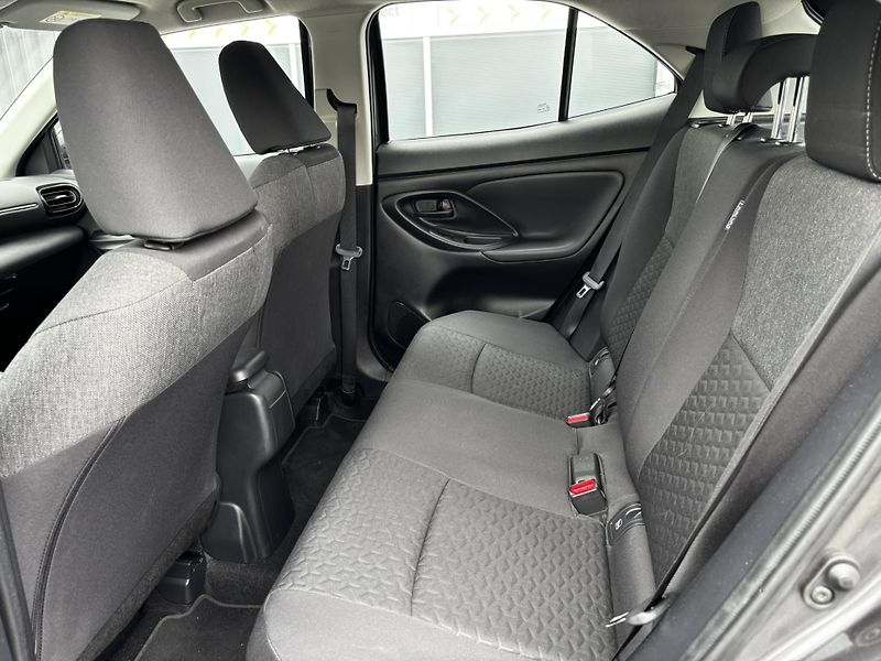 Toyota Yaris Cross (2024)  Comfort 1.5 Hybrid 4WD - fotka 12 z 13