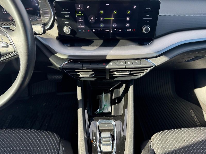 Škoda Octavia (2022) AMBITION 1.5e-TEC 110kW CZ DPH - fotka 10 z 11