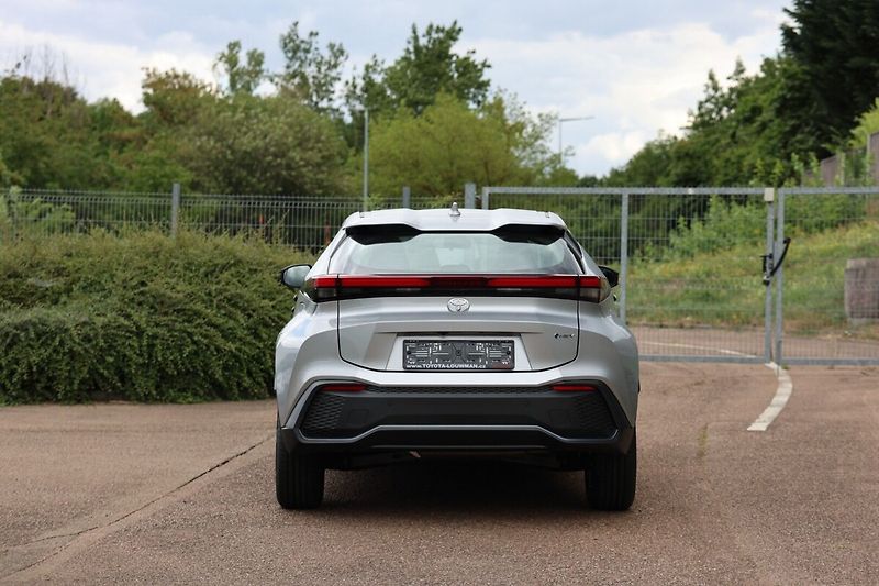 Toyota C-HR 1.8. Hybrid Comfort Business - - fotka 5 z 19
